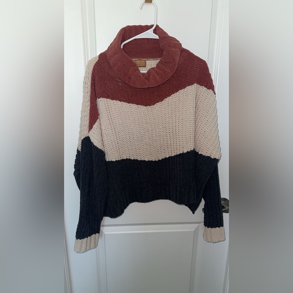 POL Cowl Neck sweater Sz Medium